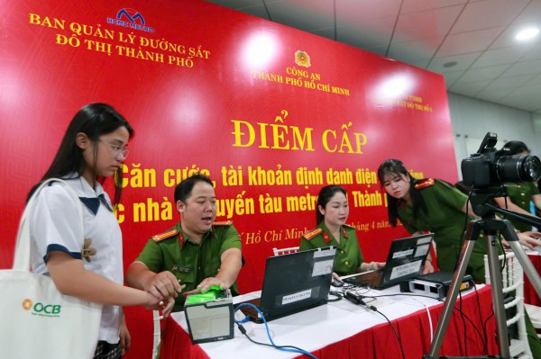 Công an TP.HCM ưu tiên cấp định danh điện tử cho học sinh cuối cấp
