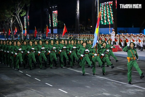 Diễu binh là gì, có khác diễu hành, duyệt binh? Diễu binh là gì, có khác diễu hành, duyệt binh?