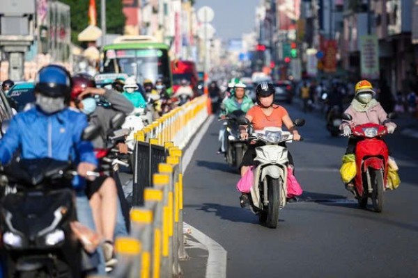 Mức phạt lỗi chạy xe chậm theo luật mới Mức phạt lỗi chạy xe chậm theo luật mới