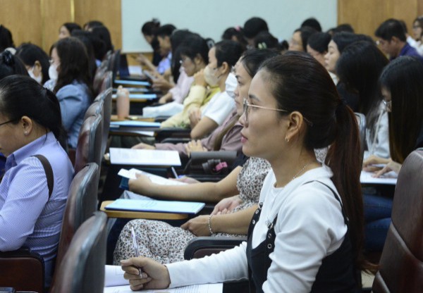 Quy định mới sử dụng lao động nước ngoài, thủ tục ra sao?