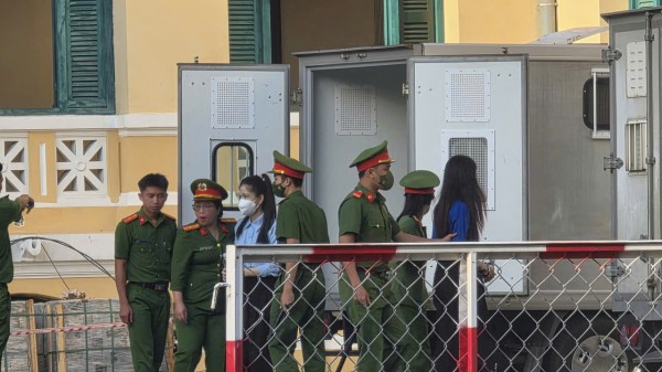 Ra tù trước thời hạn cần điều kiện gì, thời gian chấp hành bao lâu?