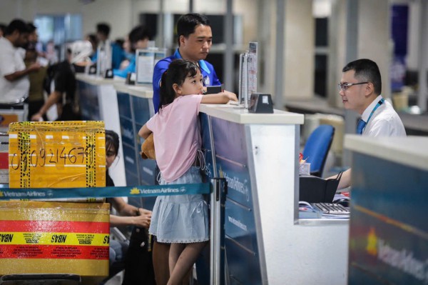Trẻ em đi máy bay, những lưu ý không thể bỏ qua Trẻ em đi máy bay, những lưu ý không thể bỏ qua