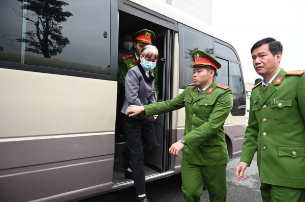 2 cựu Cục trưởng Cục An toàn thực phẩm hầu tòa vì nhận hối lộ