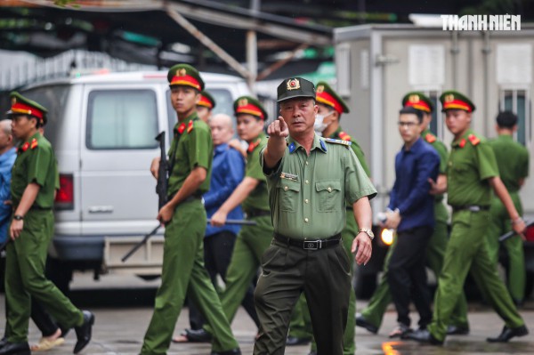 An ninh thắt chặt tại phiên tòa xét xử trùm giang hồ Bình An ninh thắt chặt tại phiên tòa xét xử trùm giang hồ Bình