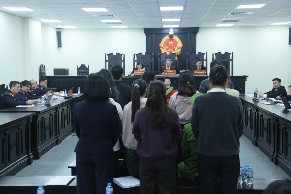 Bà chủ tiệm vàng Hoàn Huế bị tuyên 10 năm tù vì buôn lậu 546 kg vàng