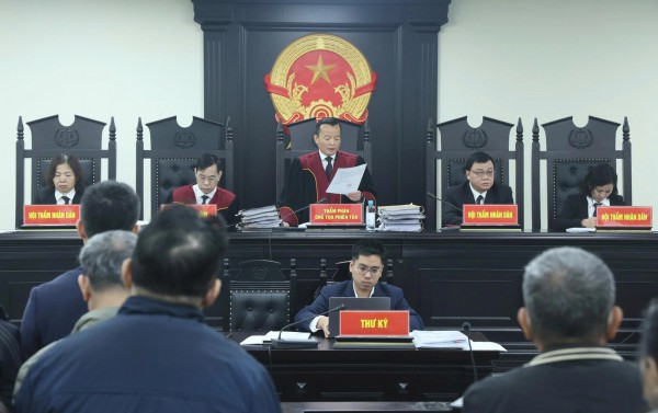 Bị cáo buộc nhận hối lộ 47 tỉ, cựu viện trưởng nói 