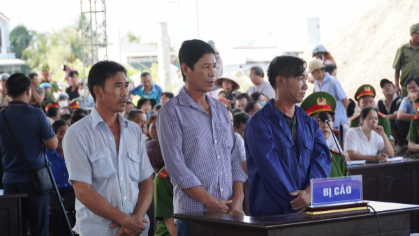 Cà Mau xét xử nhóm đưa người xuất cảnh trái phép đi đánh bắt thủy sản