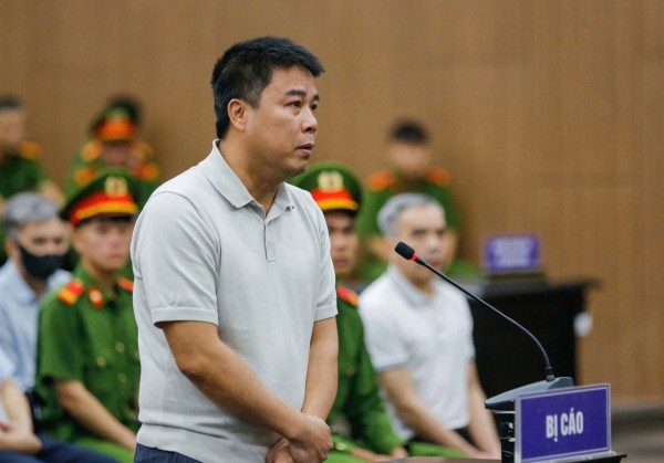 Chủ tịch Tập đoàn Phúc Sơn Nguyễn Văn Hậu bị tuyên án 30 năm tù Chủ tịch Tập đoàn Phúc Sơn Nguyễn Văn Hậu bị tuyên án 30 năm tù