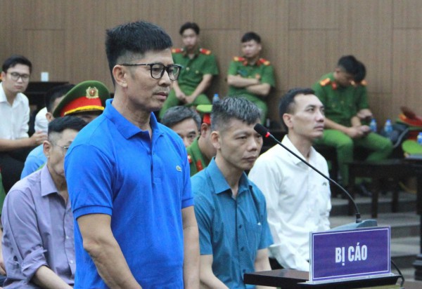 ”Chủ tịch Tập đoàn Thuận An thao túng, khiến nhiều cán bộ cấp cao bị xử lý” ”Chủ tịch Tập đoàn Thuận An thao túng, khiến nhiều cán bộ cấp cao bị xử lý”