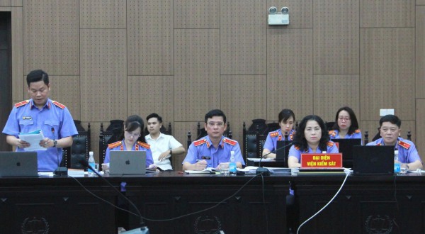 ”Chủ tịch Tập đoàn Thuận An thao túng, khiến nhiều cán bộ cấp cao bị xử lý” ”Chủ tịch Tập đoàn Thuận An thao túng, khiến nhiều cán bộ cấp cao bị xử lý”
