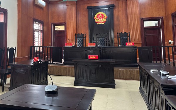 ”Cuộc chiến” pháp lý giữa 2 vợ chồng giành quyền nuôi con sau ly hôn ”Cuộc chiến” pháp lý giữa 2 vợ chồng giành quyền nuôi con sau ly hôn