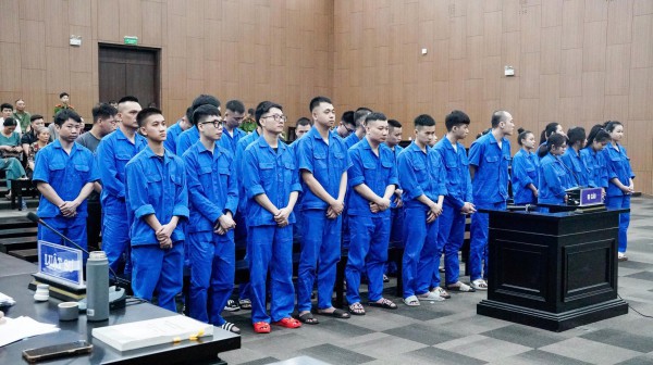 Cựu Phó chủ tịch phường ‘xào ke’ thâu đêm cùng nữ nhân viên lãnh án 7 năm tù