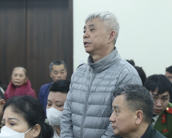 Cựu chủ tịch đưa hối lộ 71 tỉ cho các 