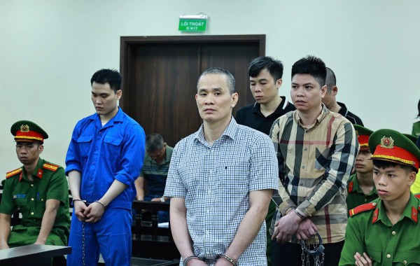 Cựu công an khai gì về việc dùng xe biển xanh chở ma túy cho Cựu công an khai gì về việc dùng xe biển xanh chở ma túy cho