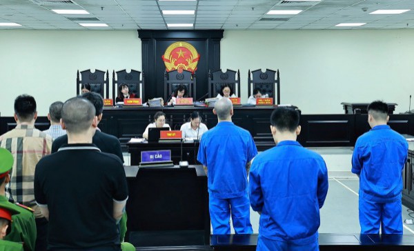 Cựu công an khai gì về việc dùng xe biển xanh chở ma túy cho Cựu công an khai gì về việc dùng xe biển xanh chở ma túy cho