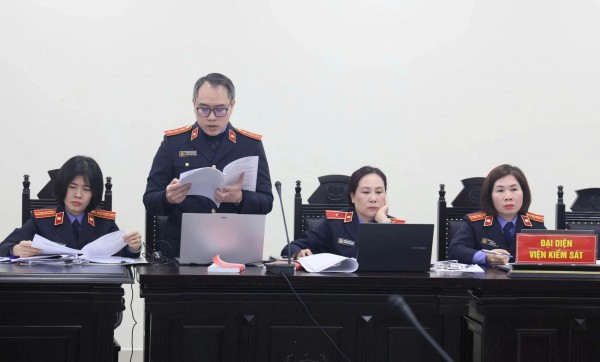 Cựu giám đốc BHXH nhận hối lộ ngay tại phòng làm việc, đều đều mỗi quý