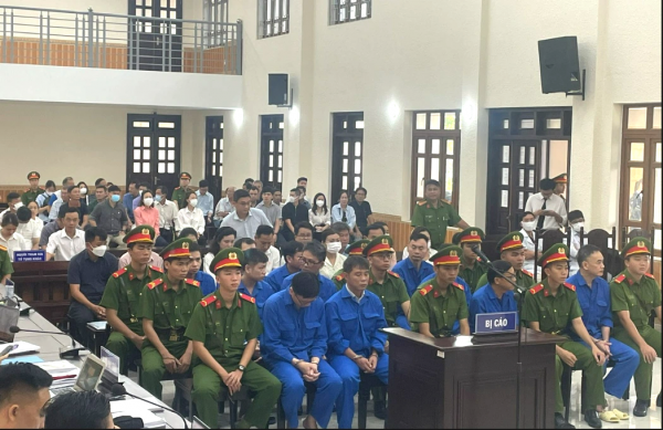 Hai cựu giám đốc PC Bình Thuận lĩnh án tù do nhận hối lộ