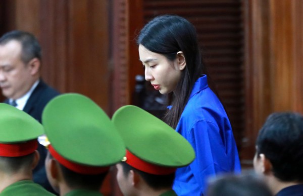 Hoa hậu Thùy Tiên bị đề nghị từ 2 năm đến 2 năm 6 tháng tù