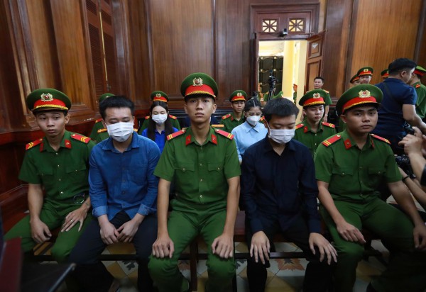 Hoa hậu Thùy Tiên bị phạt 2 năm tù vì đã lừa dối khách hàng