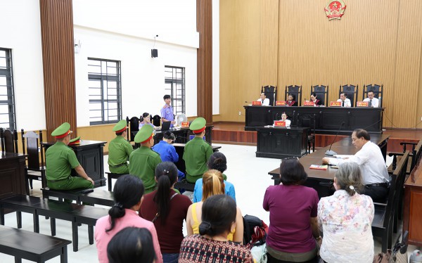 Hứa tặng xe SH để lôi kéo hụi viên, chủ hụi lừa đảo hơn 14 tỉ đồng