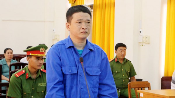 Kiên Giang: Chém công an, bảo vệ dân phố, lãnh 18 năm tù