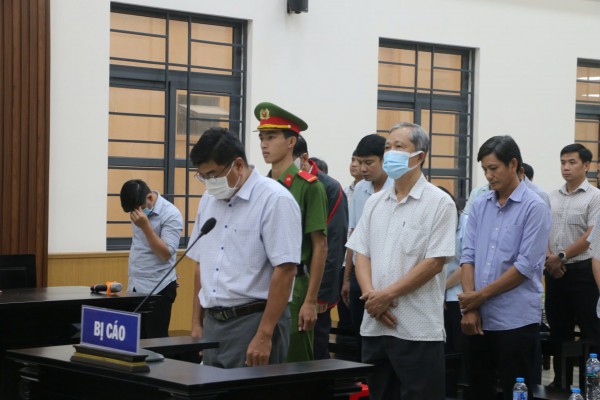 Ký hồ sơ khống, 3 cựu Phó chủ tịch thành phố Long Xuyên cũ hầu tòa