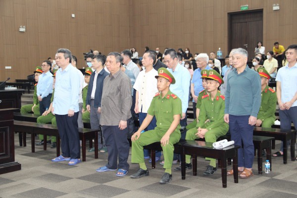 Nhận hối lộ 6,25 tỉ, cựu cục trưởng xuất cảnh sang Canada, đến nay chưa bắt được