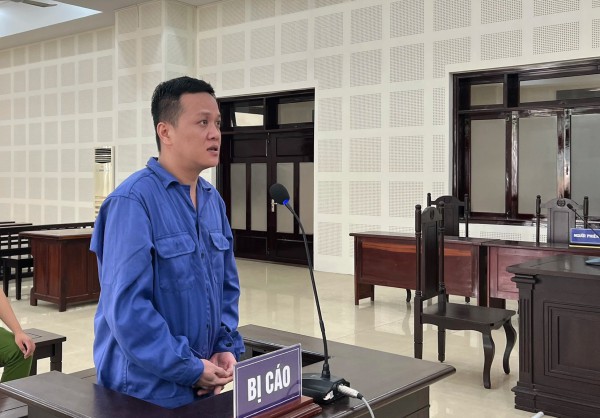 Nhân viên bán dầu nhớt tham ô gần 1,5 tỉ đồng để đánh bạc qua mạng Nhân viên bán dầu nhớt tham ô gần 1,5 tỉ đồng để đánh bạc qua mạng