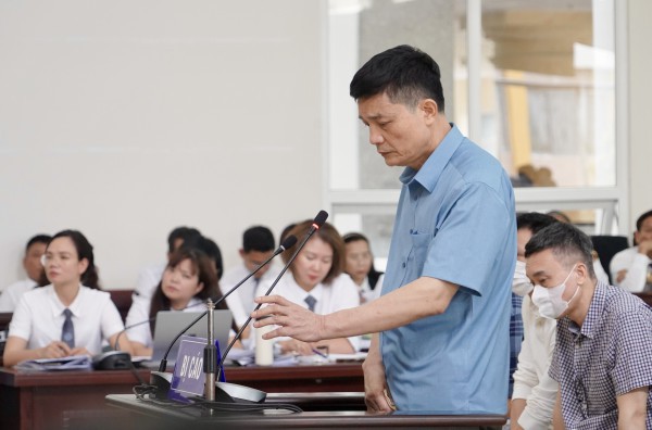 Nói lời sau cùng, cựu Cục trưởng Trần Việt Nga xin tòa giảm án cho chồng