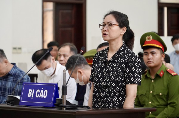 Nói lời sau cùng, cựu Cục trưởng Trần Việt Nga xin tòa giảm án cho chồng