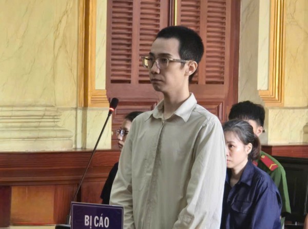 Phạt tù nhân viên chiếm đoạt 5,2 tỉ đồng của ngân hàng