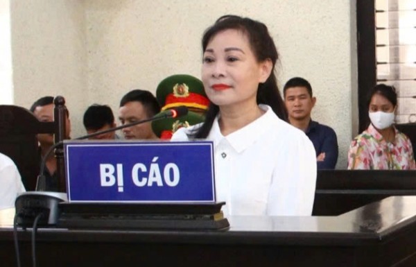 Sổ đỏ bị cấp sai, chủ đất đòi cán bộ 