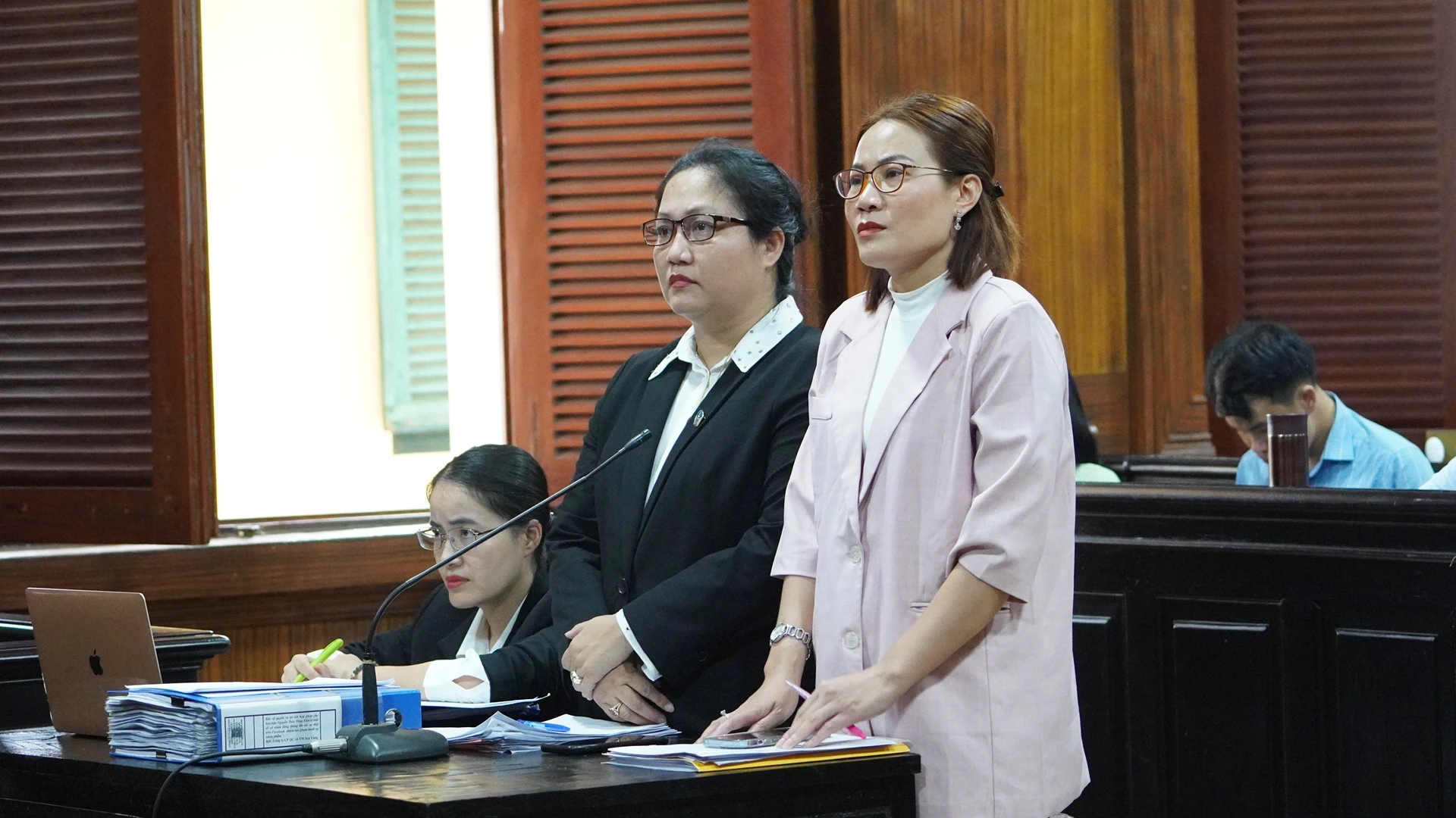 Tòa phúc thẩm y án Nguyễn Thúc Thùy Tiên không phải trả 1,5 tỉ đồng
