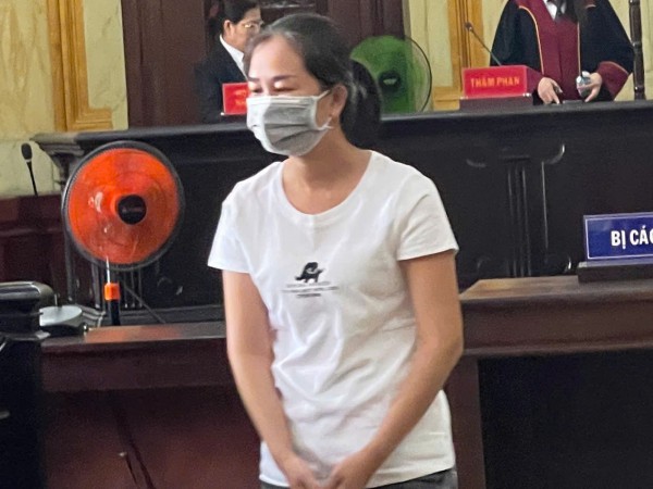 Tòa trả hồ sơ vụ 3 cựu công an phường bị chủ spa lừa hơn 2,1 tỉ đồng Tòa trả hồ sơ vụ 3 cựu công an phường bị chủ spa lừa hơn 2,1 tỉ đồng