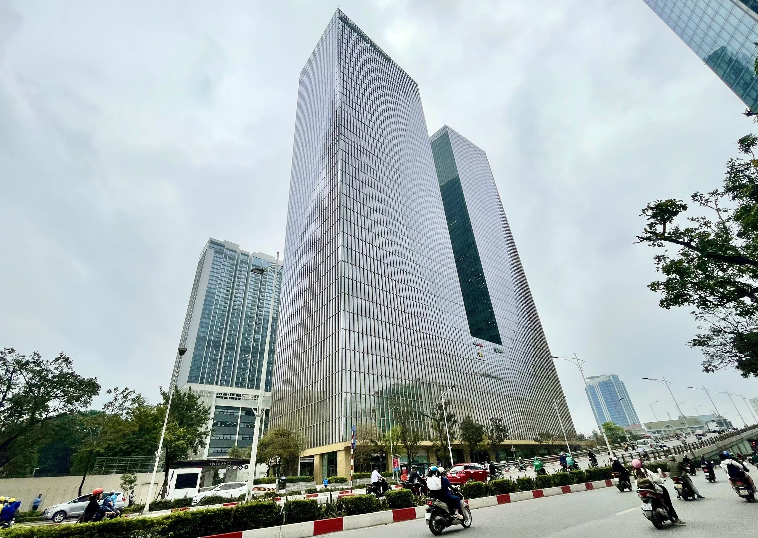 Tòa tuyên giải tỏa kê biên tòa nhà Capital Place 29 Liễu Giai 