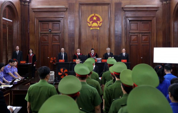 Toàn cảnh vụ cấp phiếu thử nghiệm giả có 100 bị cáo: Những con số biết nói