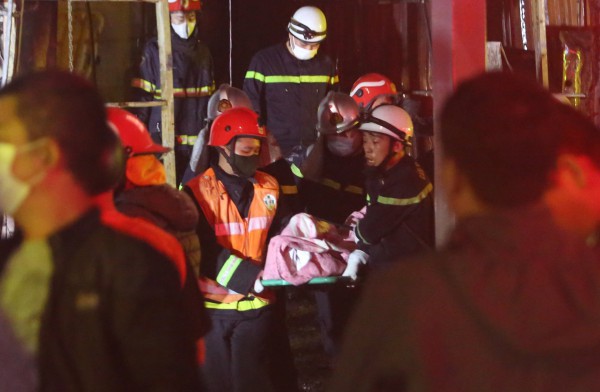 Uống bia không trả tiền còn phóng hỏa đốt quán khiến 11 người tử vong