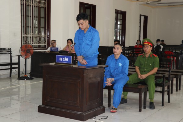 Vĩnh Long: Nghi bị nói xấu, dùng kéo đâm chết người