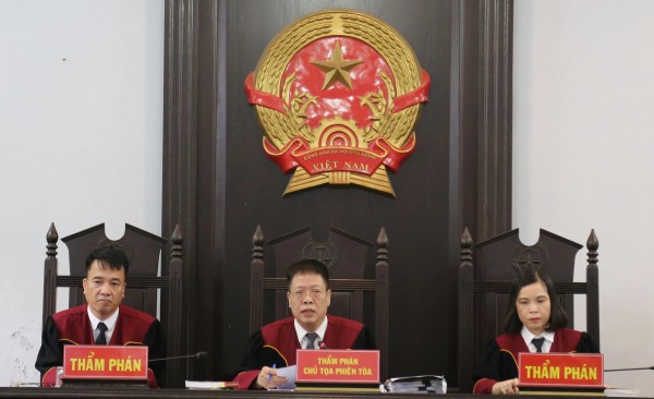 Vụ bán gà lôi trắng lãnh 6 năm tù: Viện KSND đề nghị miễn trách nhiệm hình sự Vụ bán gà lôi trắng lãnh 6 năm tù: Viện KSND đề nghị miễn trách nhiệm hình sự