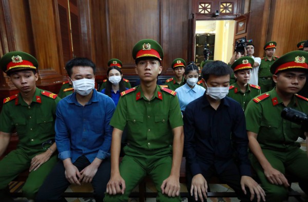 Xét xử hoa hậu Thùy Tiên, Hằng du mục, Quang Linh Vlogs