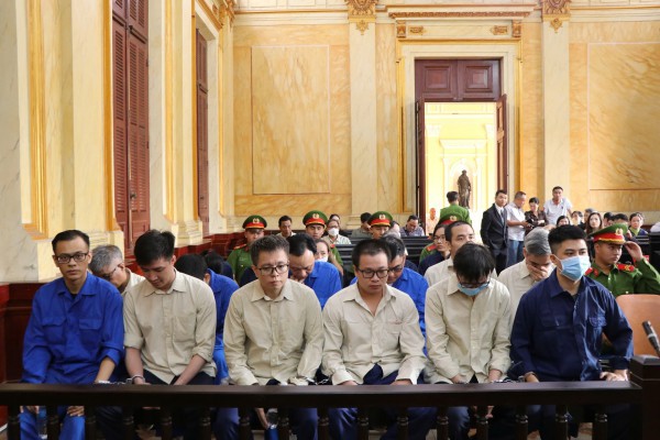 Xét xử vụ đưa, nhận hối lộ tại Chi cục Thú y vùng 6