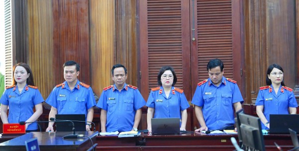 Đề nghị mức án 100 bị cáo trong vụ cấp hơn 220.000 phiếu thử nghiệm giả