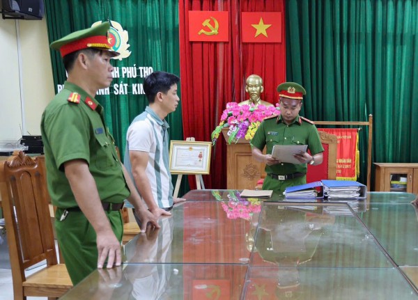 2 anh em ruột bị bắt giam vì sản xuất hơn 2 triệu bình chữa cháy giả