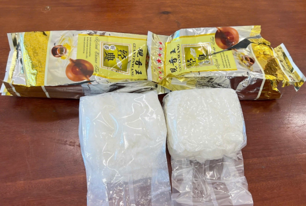 Bắt 2 đối tượng vận chuyển hơn 2 kg ma túy đá, giấu tinh vi trong ô tô