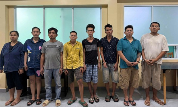 Bắt 8 người mua bán, sử dụng ma túy ở TP.HCM