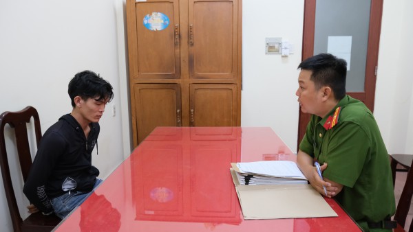 Bắt bị can truy nã đặc biệt nguy hiểm khi về thăm nhà ở Vĩnh Long