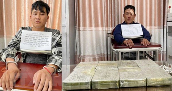 Bắt giữ 5 đối tượng mua bán 24 bánh heroin tại Lai Châu