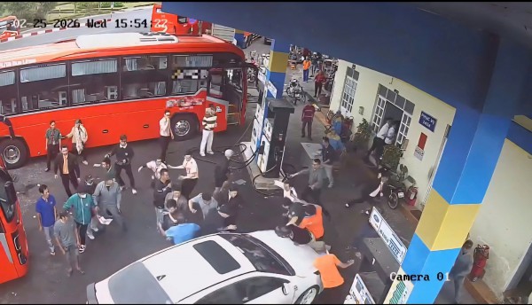 Bắt khẩn cấp tài xế lái ô tô tông 7 người tại bến xe ở Đà Lạt