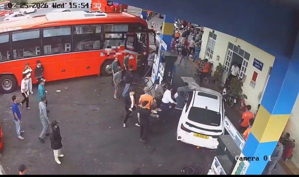 Bắt khẩn cấp tài xế lái ô tô tông 7 người tại bến xe ở Đà Lạt