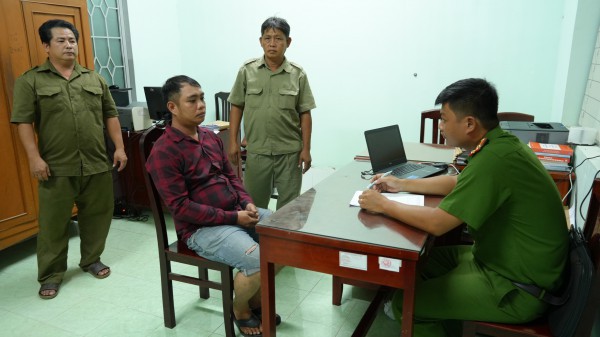 Bắt nghi phạm chém người vì nghi nạn nhân thích bạn gái mình